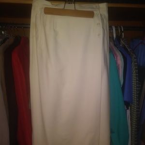 *Andrew America Women's Off White Suit Skirt